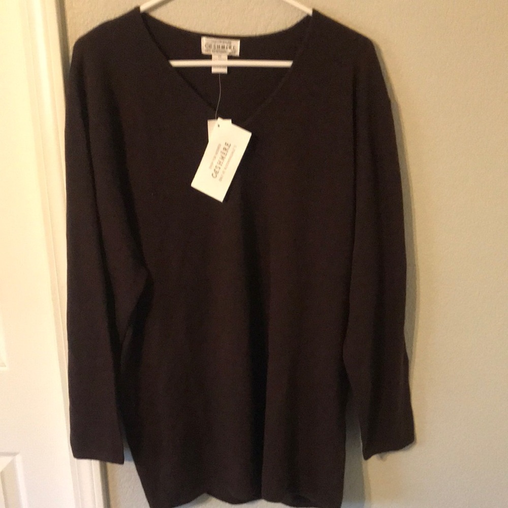 Bloomingdale's Women's Dark Brown V-Neck Sweater cashmere